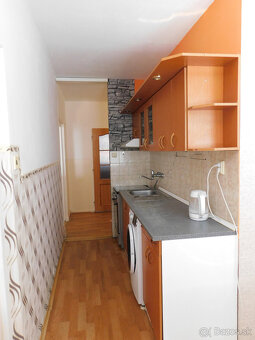 Na predaj 3 izbový byt s komorou 74 m2 v centre mesta Senica - 10