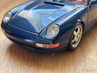 Porsche 993 Cabriolet 1:18 Bburago - 10