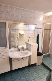 V širšom centre Malaciek, átriový jednopodlažný rod.dom s ba - 10