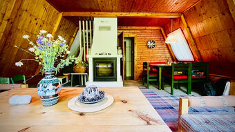 Chata s panoramatickým výhľadom na Súľovské skaly. - 10