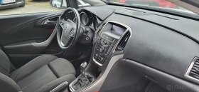Opel Astra 1.7 CDTI Sport rok 2012 - 10