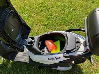 PREDAM SKUTER PIAGGIO LIBERTY 125 ABS - 10