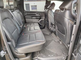 Dodge RAM 5.7 V8 , 4X4 , LARAMIE , max vybava , rok 2022 - 10
