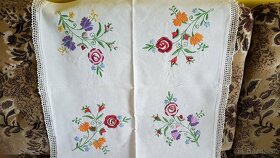 ÚĽUV + vyšívané prestieranie, obrúsky - 10