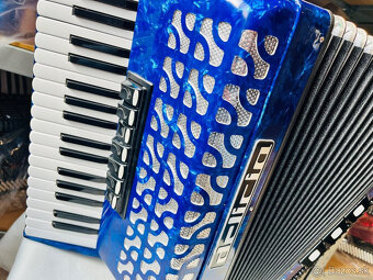 Predám akordeón Delicia Carmen 22- 80 bas novší model - vyni - 10