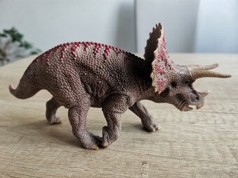 Výstavné dinosaury - 10