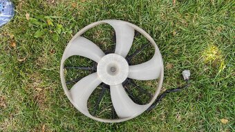 Predam diely toyota auris 2009 - 10