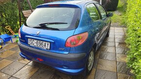 Predám Peugeot 206 1,4 benzín/55 kw r.v 2004 - 10