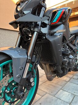 Yamaha MT09 - 10