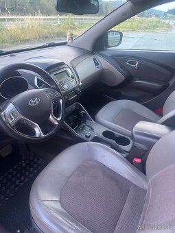Hyundai ix35 2.0i DOHC D-CVVT Premium 4x4 A/T LPG - 10