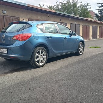 Opel Astra 1.4 turbo 103kw - 10
