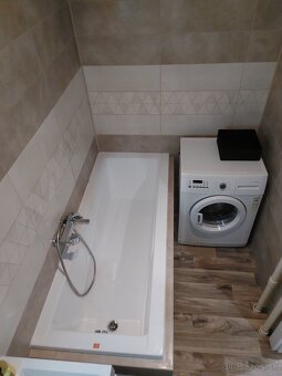 Predám 2 izb. byt s balkónom - 10