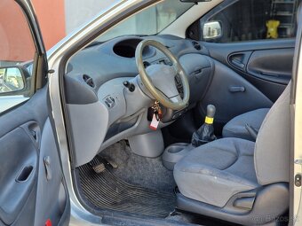 Toyota Yaris 1.0 Poloautomat - 10