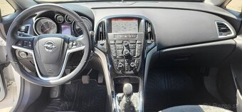 Opel Astra 2.0 CDTI 165k ECOTEC Cosmo - 10