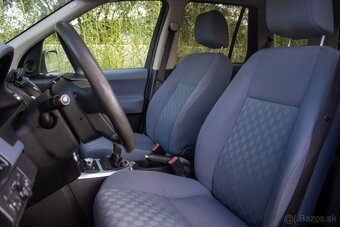Land Rover Freelander 2 2.2 TD4 S - 10