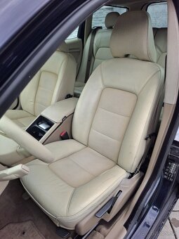 VOLVO V70 2.4D D5 A/T FACELIFT - 10