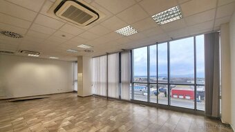Špičkové obchodno - kancelárske priestory na mieru - OPROTI - 10