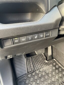 TOYOTA RAV4 2.5 HYBRID 4X4 ADVENTURE (odpočet DPH) - 10