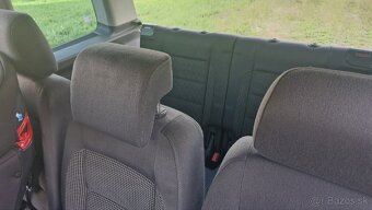 Volkswagen Touran - 10