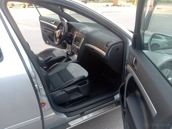 Skoda Octavia Combi RS 2.0 TDI DSG F1 - 10
