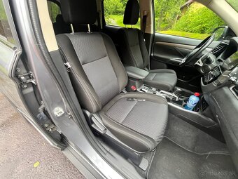 Mitsubishi Outlander 2.2 DI-D AT 4x4 2017 plna historia - 10