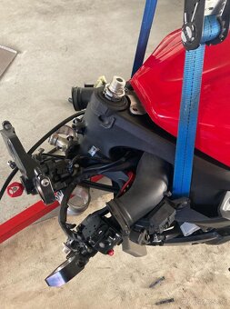 Yamaha R6 - 10