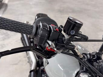 Triumph Street Scrambler 900 Caffe Racer - 10
