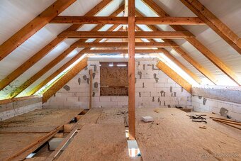 BEDES | Tradičný rodinný dom v rekonštrukcií, obec Šútovce - 10