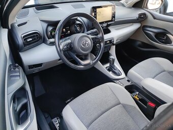 Toyota Yaris EXECUTIVE + VIP - 10