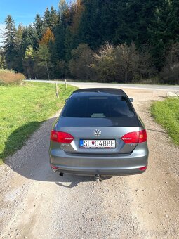 Volkswagen Jetta 1.6 TDI Comfortline - 10