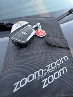 Mazda 3 Hatchback 1.6 benzín - 10