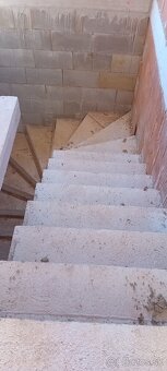 Predaj 4-izbový rodinný dom (hrubá stavba) s pozemkom 585m2 - 10
