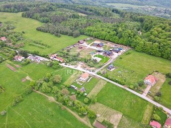 EXKLUZÍVNE NA PREDAJ KRÁSNY STAVEBNÝ POZEMOK (1101 m2)... - 10