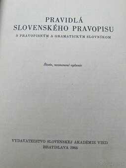 Drevené popolníky,staré knihy,učebnice a obrazy. - 10