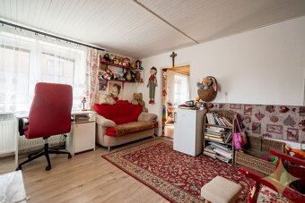 Pokoj vidieka, výhody mesta – Rodinný dom v Novej Bani na pr - 10