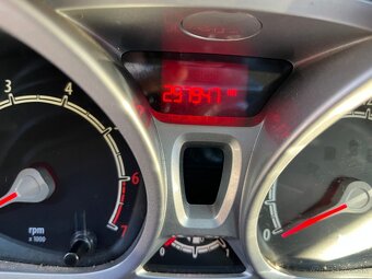 Ford Fiesta 2010 1.25L Duratec DOHC 60 kW - 10
