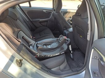 Predám Volvo s60 309000km nova sada zimnych pneu - 10