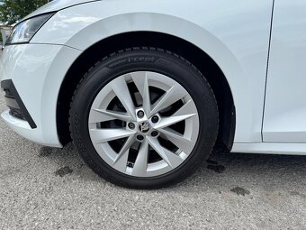 Škoda Octavia combi 2,0TDI DSG - 10