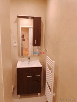 NADŠTANDARTNE NOVO zariadený byt, RUŽINOV - 10