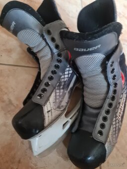 Predám hokejové korčule Bauer Vapor X 15 - 10
