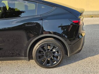 TESLA MODEL Y FACELIFT BLACK LONG RANGE,DUAL MOTOR - 10