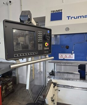 Použitý ohraňovací lis Trumpf TrumaBend V50, r. v. 2001 - 10