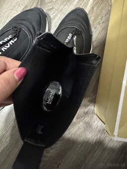 Michael Kors Dara ZIP Bootie - 10