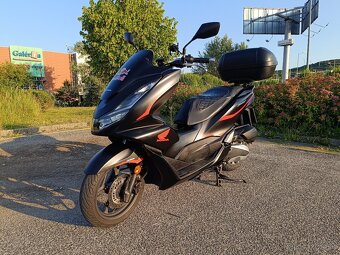 Honda PCX 125 r.v. 2022 - 10