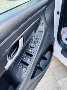 Hyundai i30 1.6Crdi Facelift - 10