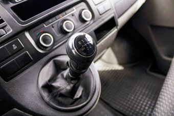 Volkswagen Transporter T5 2.0 TDI 102k KR - 10