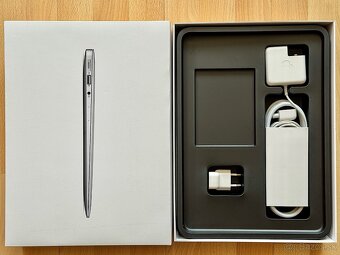 MacBook Air 13", TOP STAV, Výdrž batérie 8 hod. - 10