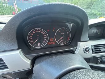 BMW e90 320d - 10