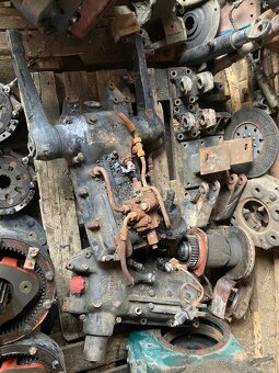 Predám náhradné diely na Zetor forterra - 10