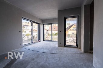 KOLAUDUJEME - A1 - 4i. RD - VLASTNÝ POZEMOK - v ŠTANDARDE - - 10